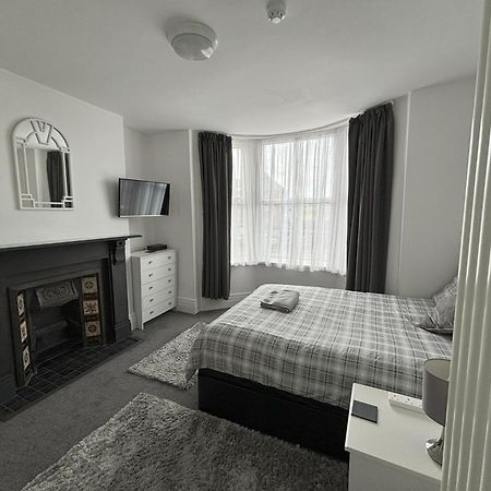 Copperfield Homestay Cardiff Buitenkant foto