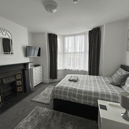 Copperfield Homestay Cardiff Buitenkant foto