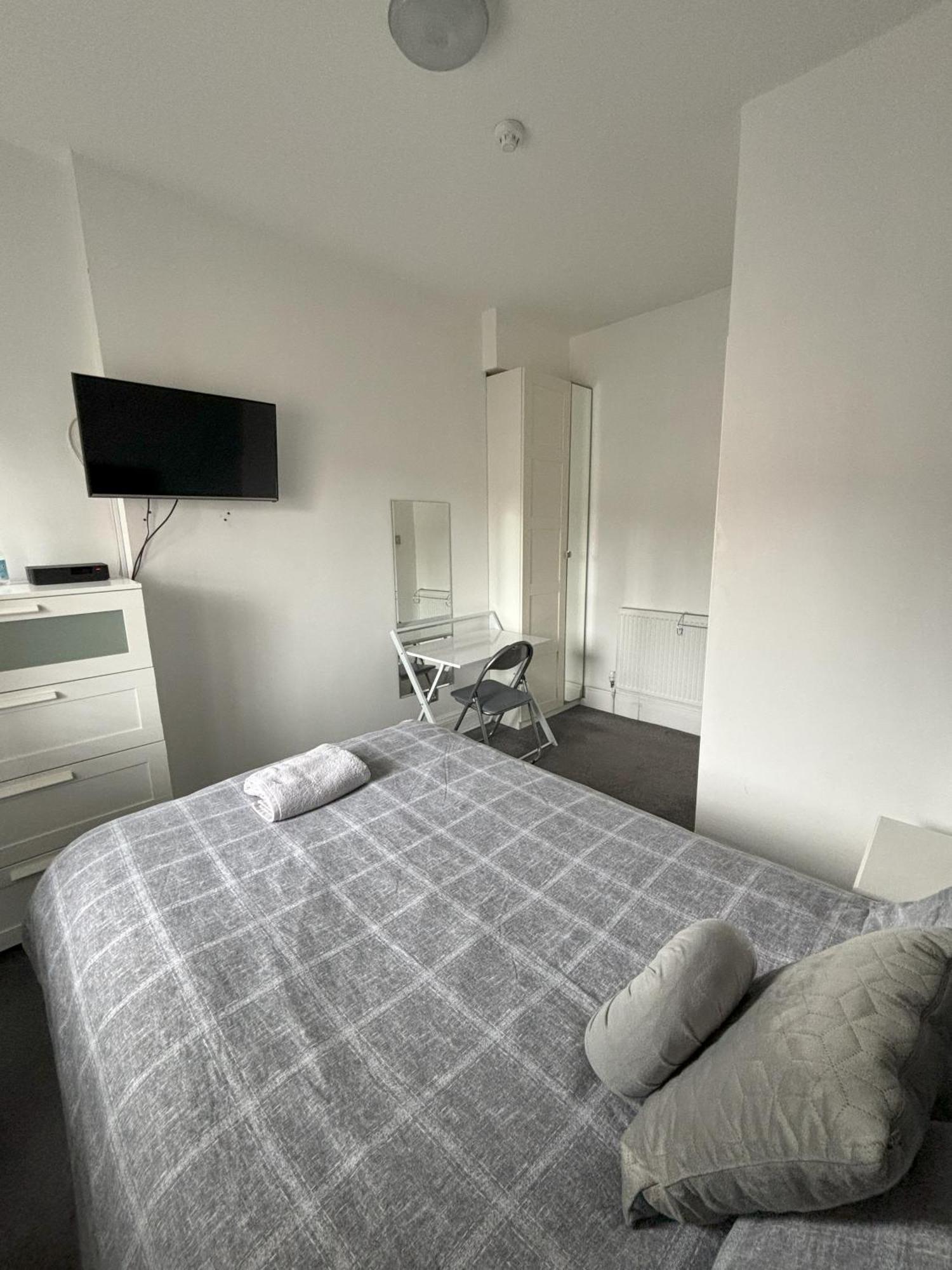 Copperfield Homestay Cardiff Buitenkant foto